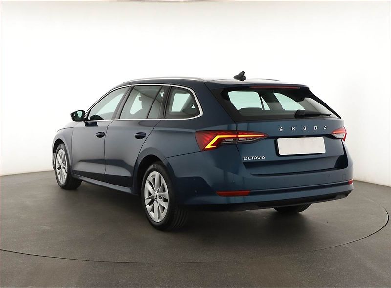Škoda Octavia (2023) 2.0 TDI, Automat, ČR,1.maj - fotka 4 z 19