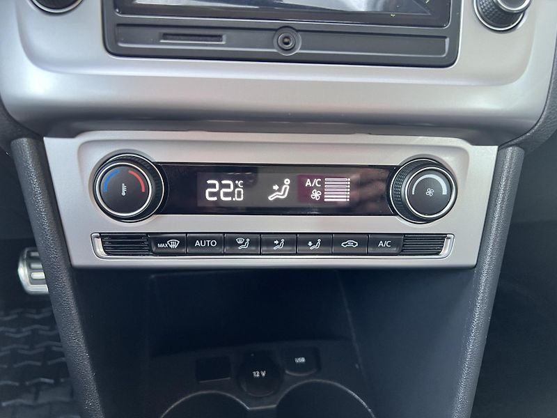 Volkswagen Polo Cross 1.0MPi 55kw TEMPOMAT ALU - fotka 24 z 48
