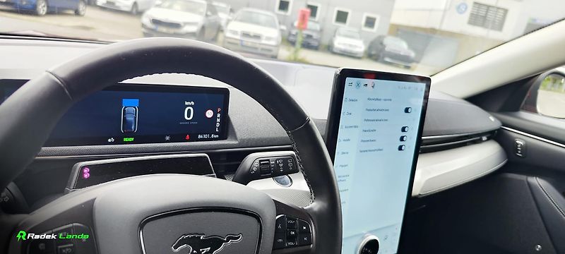 Ford Mustang Mach-E (2021) RWD Standard Range - fotka 7 z 10