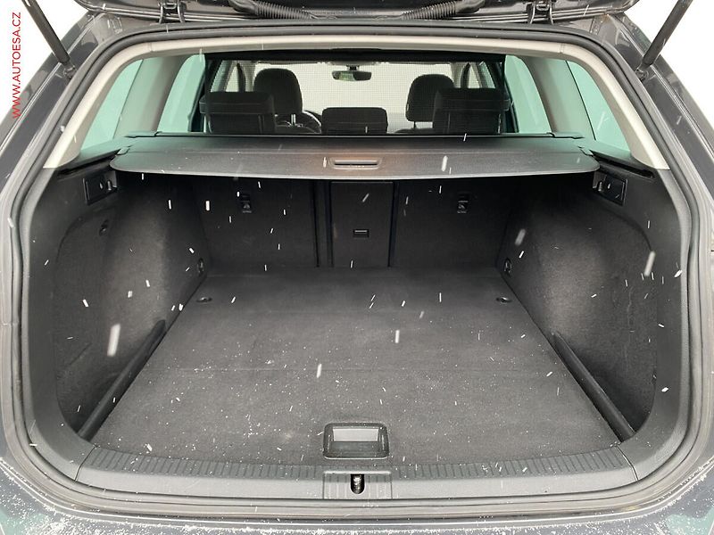 Volkswagen Golf (2019) 1.6 TDi, Comfortline, DSG - fotka 7 z 17