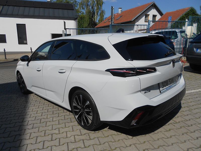 Peugeot 308 ALLURE Hybrid 145 e-DCS6 - fotka 4 z 9