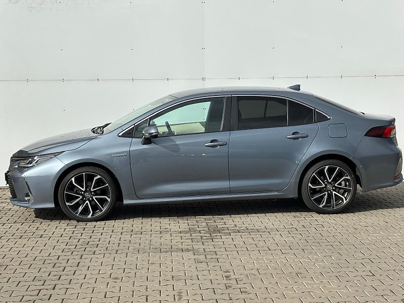 Toyota Corolla 1.8 HSD e-CVT Executive VIP - fotka 3 z 28
