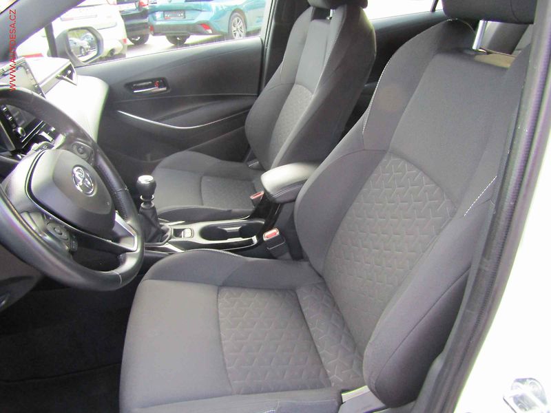 Toyota Corolla (2019) 1.2i, 2.maj,ČR, LED, TZ, ČR - fotka 9 z 19