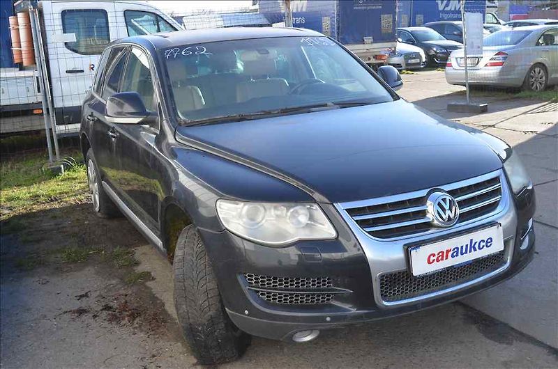 Volkswagen Touareg (2007) 2,5 TDI RS AT - fotka 3 z 23