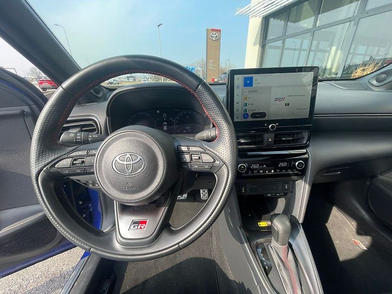 Toyota Yaris Cross GR s VIP - fotka 23 z 31