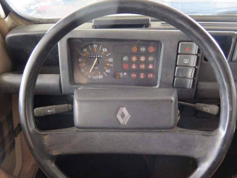 Renault R4 (1985) TL, zachovalý stav - fotka 7 z 18