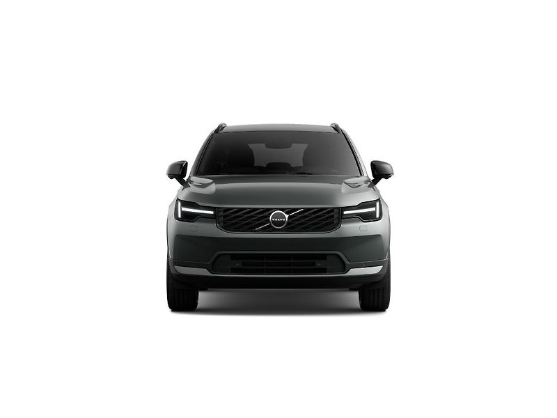 Volvo XC40 PLUS B3 FWD 120kW - fotka 2 z 13