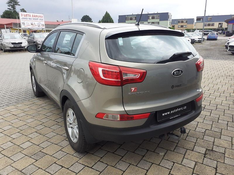Kia Sportage (2011) 2.0 GDi 4x4 ČR - fotka 5 z 32