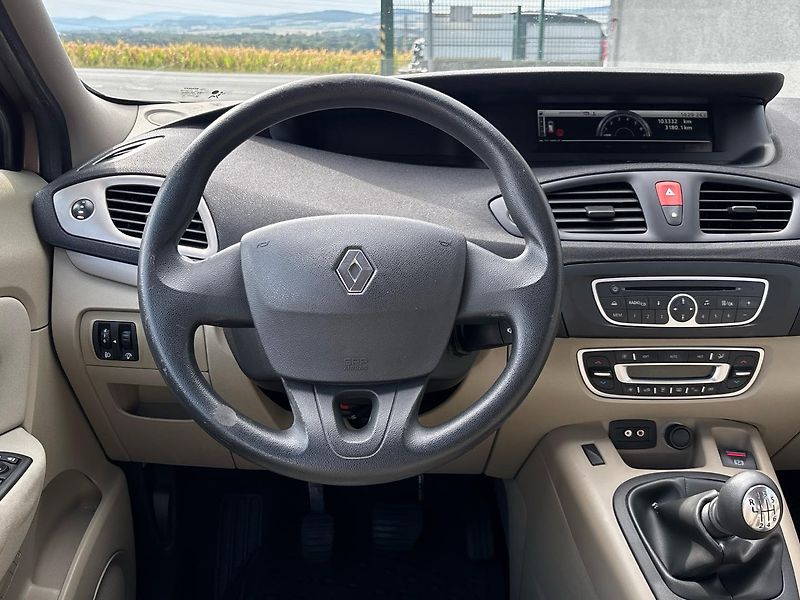 Renault Scénic Expression - fotka 18 z 25