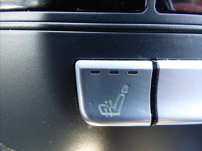 Mercedes-Benz Třídy C 2,2 CDI BlueEfficiency  180 CD - fotka 32 z 41