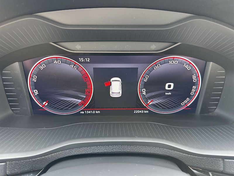 Škoda Karoq (2025) 2.0 TDI 4x4 DSG Sportline - fotka 6 z 36