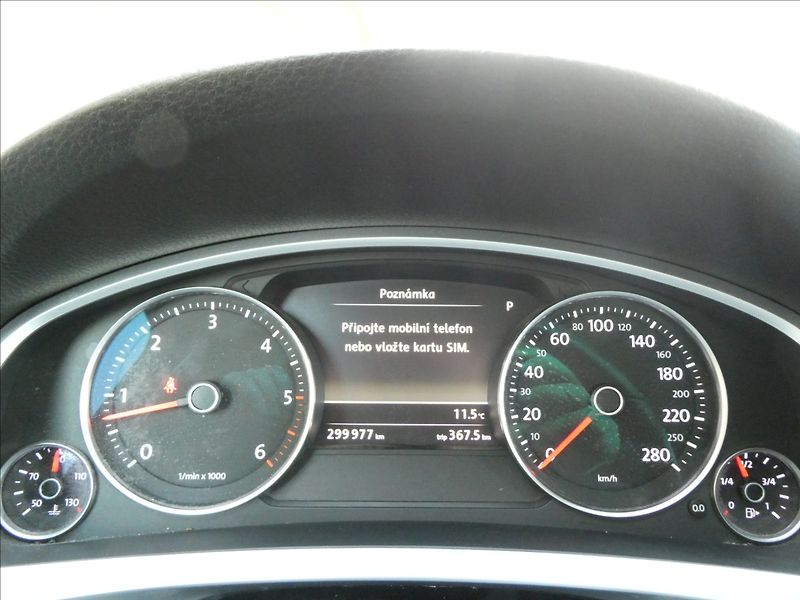 Volkswagen Touareg 3,0 TDi V6 180kW,2xkola,závěs - fotka 32 z 50