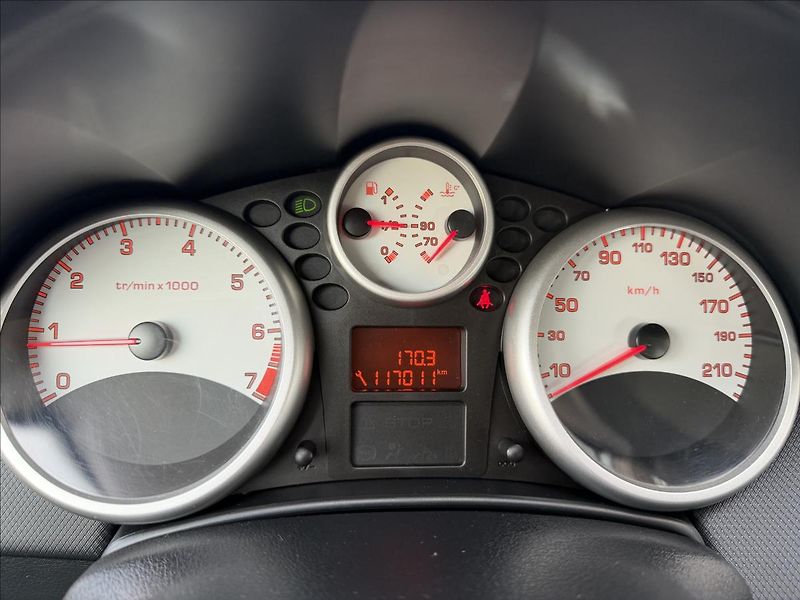Peugeot 207 1,4 KLIMA BEZ KOROZE - fotka 15 z 18
