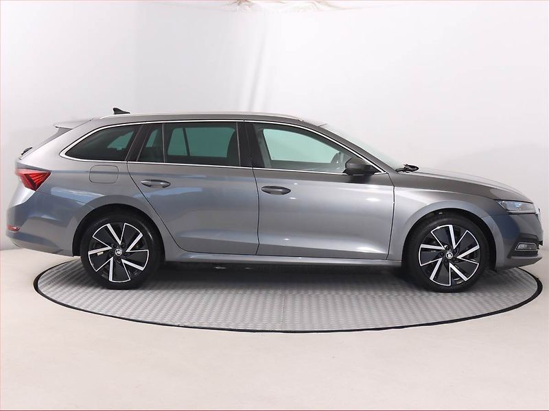 Škoda Octavia (2022) 1.4 TSI iV - fotka 6 z 24