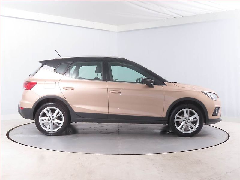 Seat Arona (2018) 1.0 TSI, Tempomat - fotka 6 z 15