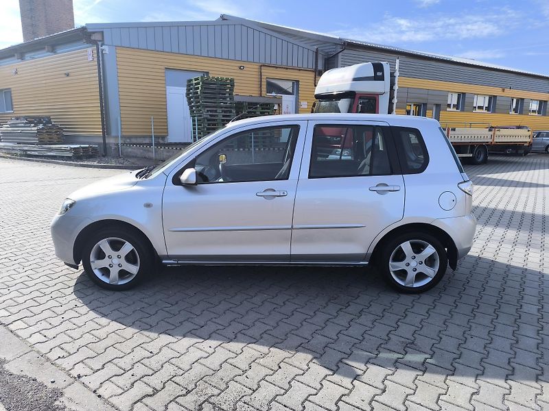 Mazda 2 (2007) 1.3 BENZÍN.DOL. KM - fotka 4 z 27