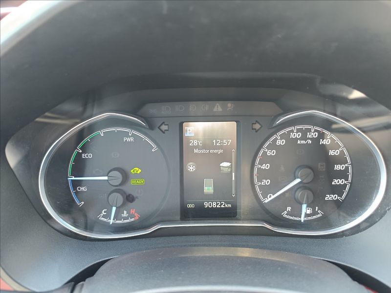 Toyota Yaris 1,5 WT-i AT 54KW HYBRID - fotka 11 z 21