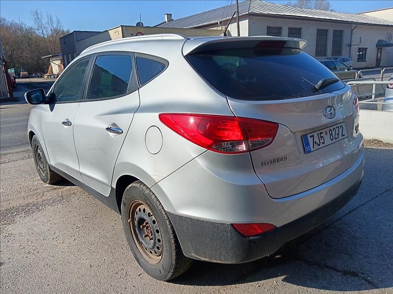 Hyundai ix35 2,0 CRDi - fotka 7 z 23
