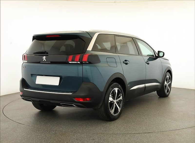 Peugeot 5008 (2018) 1.6 THP, Automat, 7 míst - fotka 5 z 21