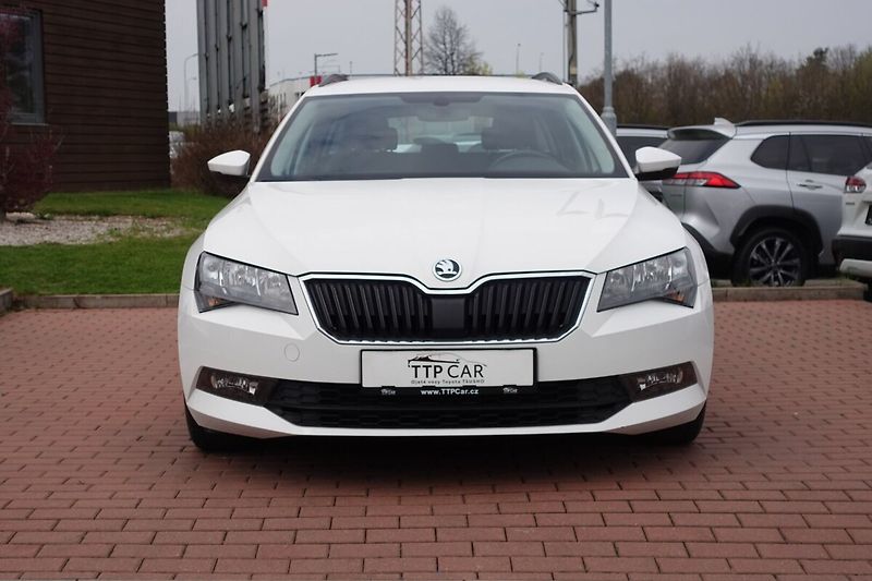 Škoda Superb 1.4 TSI 110kW Active Combi DSG - fotka 2 z 26