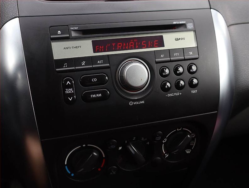 Suzuki SX4 (2010) 1.5 VVT, Park. senzory - fotka 12 z 15