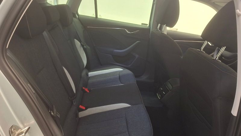 Škoda Kamiq (2025) Top Selection 1,0 TSI 85 kW - fotka 16 z 23