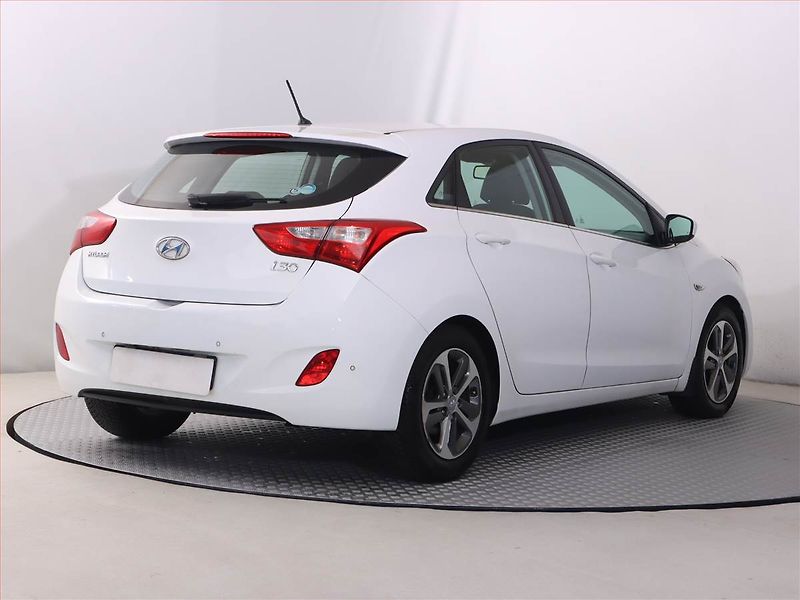 Hyundai i30 (2016) 1.4 CVVT, Tempomat - fotka 5 z 17