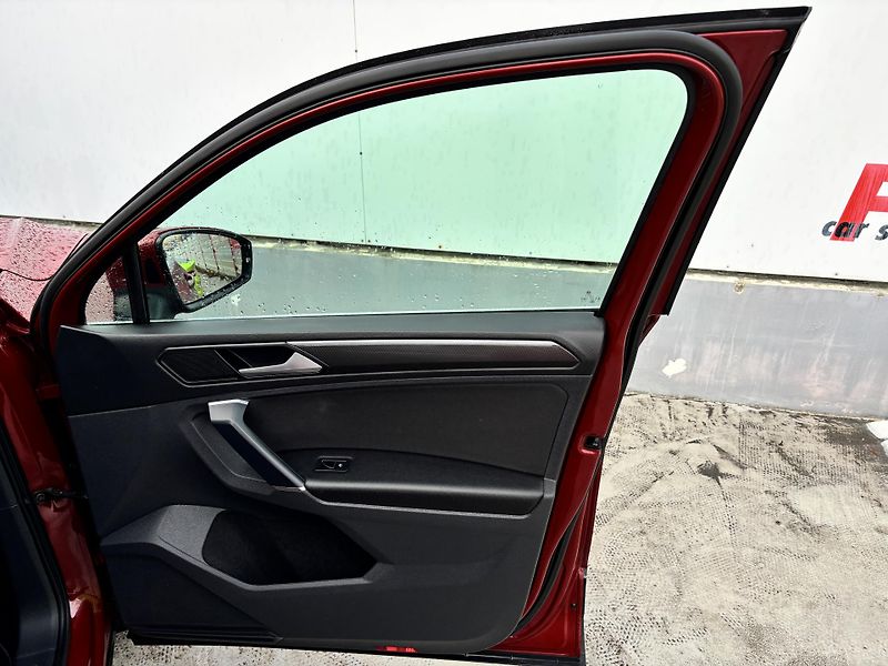 Volkswagen Tiguan (2016) 2.0TDI 110KW Head-up, 4x4 DSG - fotka 17 z 35