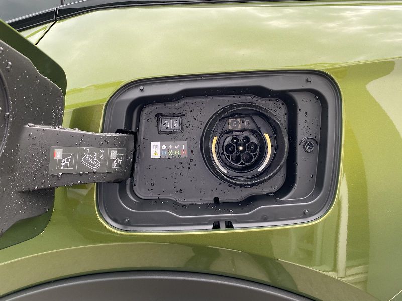 Peugeot 408 (2026) GT Plug-in HYBRID 240 e-DCS7 - fotka 22 z 23