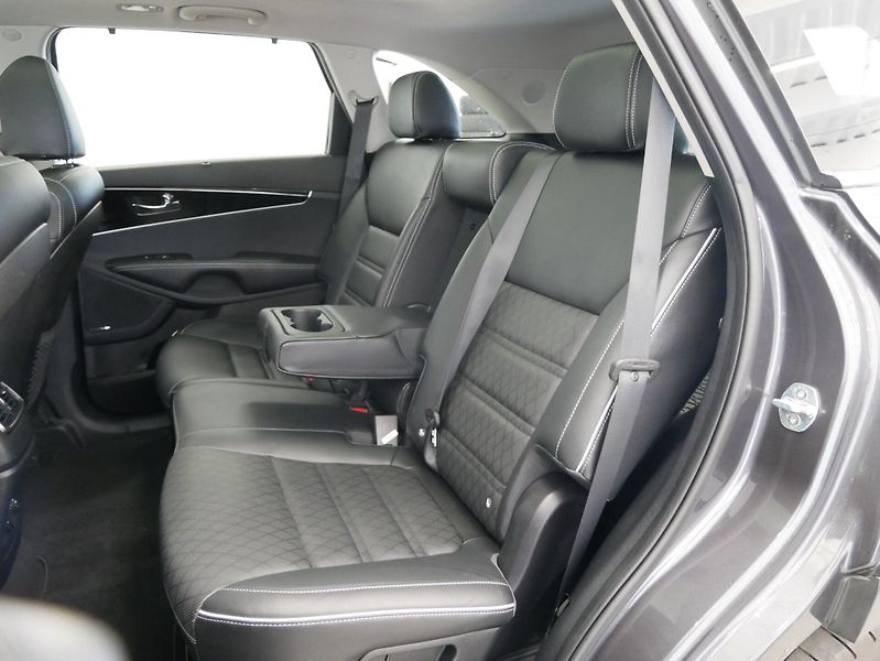 Kia Sorento - fotka 24 z 27