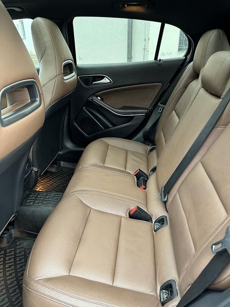 Mercedes-Benz GLA 220 CDI 4 MATIC 125 kW - fotka 15 z 17