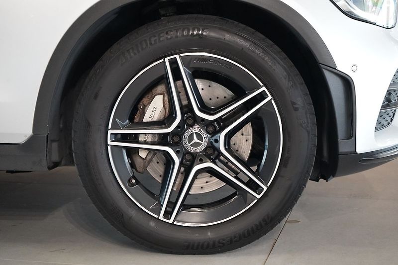 Mercedes-Benz GLC 300d 4M AMG, Nezávislé, Tažné - fotka 7 z 48