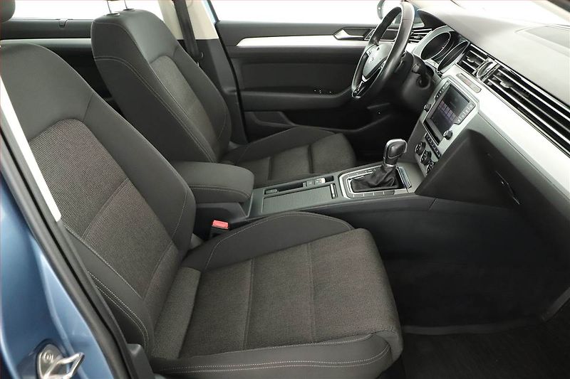 Volkswagen Passat (2015) 2.0 TDI, Automat, Navi - fotka 7 z 20