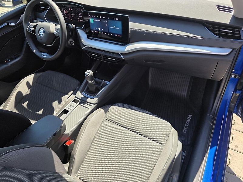 Škoda Octavia 1,5 TSi 85 kW Selection - fotka 17 z 21
