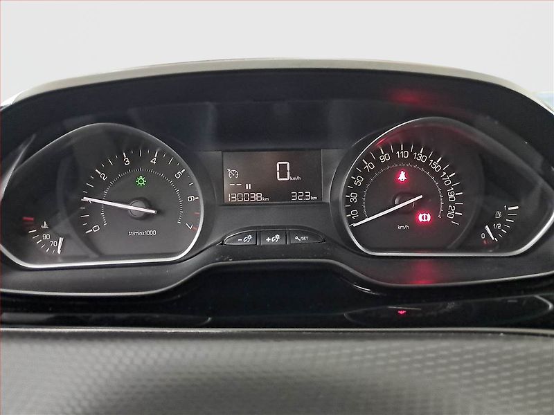 Peugeot 2008 (2019) 1.2 PureTech, Serv.kniha - fotka 11 z 16