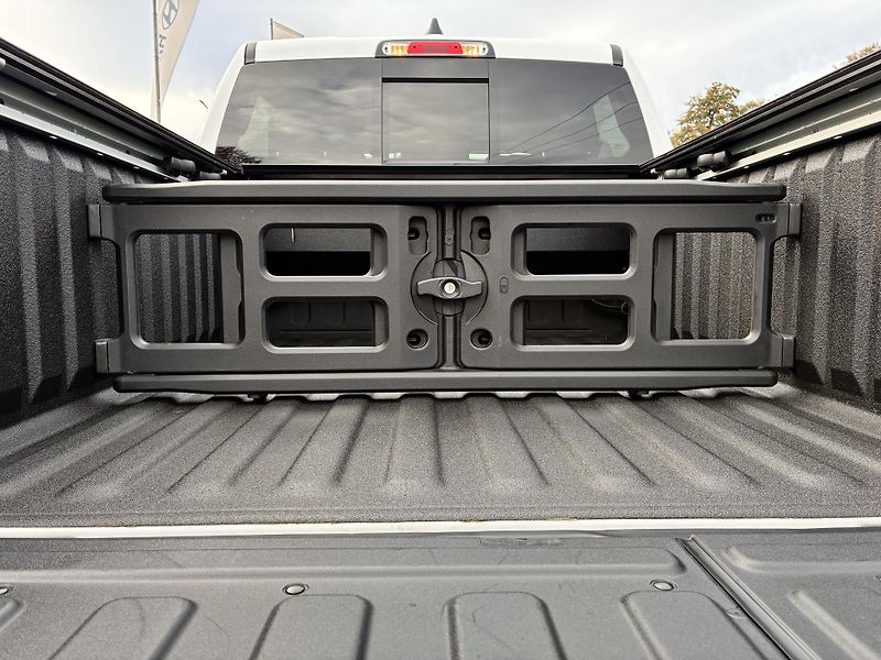 RAM 1500 LONGHORN 5.7 V8 HEMI eTORQUE  - fotka 44 z 47
