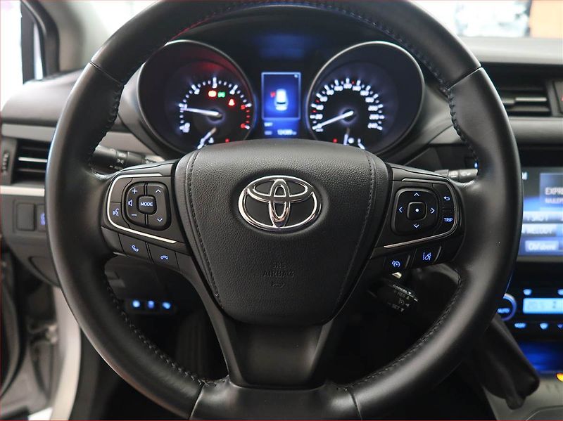 Toyota Avensis (2016) 2.0 D-4D, Serv.kniha, Navi - fotka 16 z 17