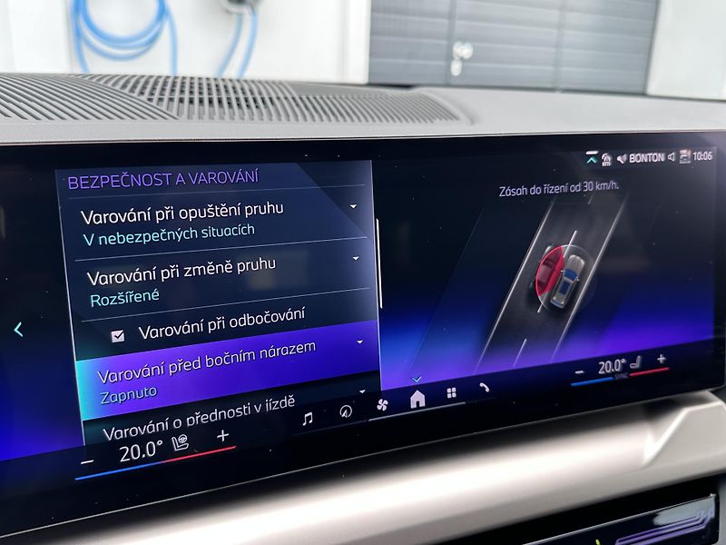 BMW Řada 5 520d xDrive M-Sport PRO - fotka 22 z 37