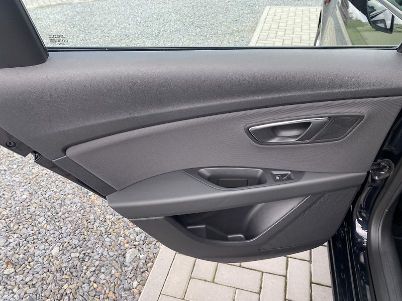 Seat Leon 1.4 TSI 92kW - 1xMAJ.- STYLE - fotka 27 z 41