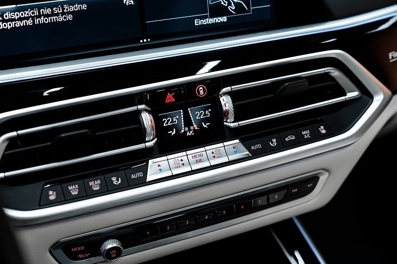 BMW X5 M50d Final edition - fotka 15 z 28