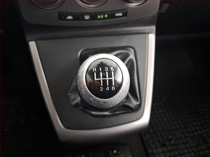 Mazda 5 (2010) 2.0, 7 míst, Xenony, Tempomat - fotka 13 z 19