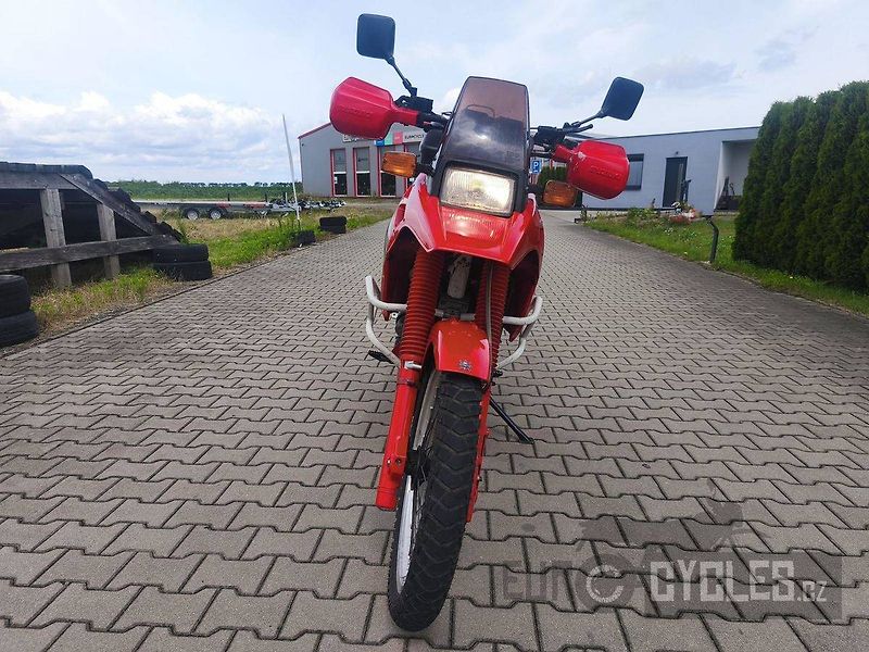 Suzuki DR Big 750 S (1997) - fotka 4 z 15