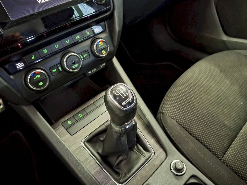 Škoda Octavia (2015) Combi Scout 4x4 2,0TDi 110kW - fotka 25 z 31