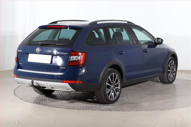 Škoda Octavia (2017) Scout 2.0 TDI, 4X4, Automat - fotka 5 z 27
