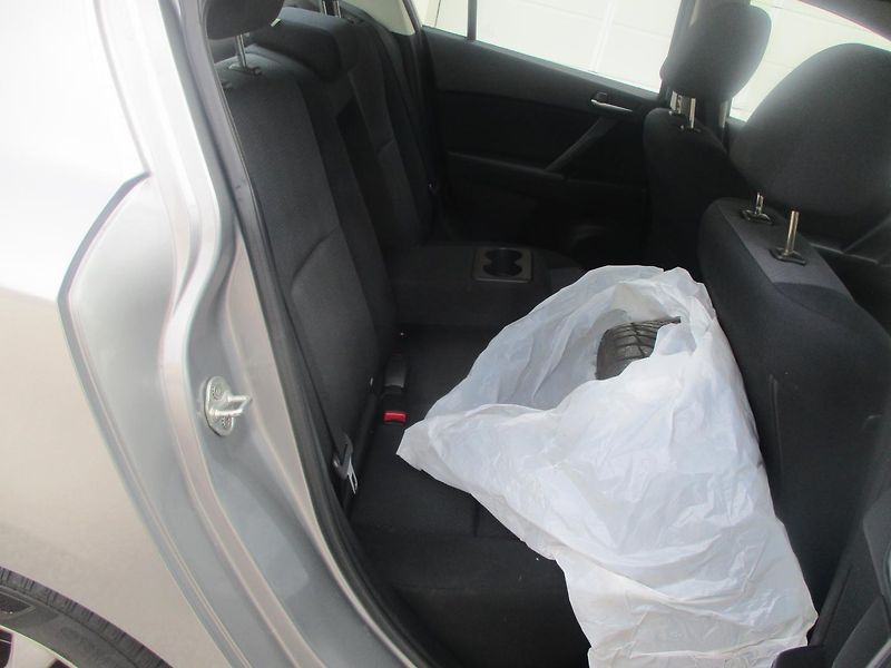 Mazda 3 1.6i KLIMA TAŽNÉ +SADA KOL - fotka 13 z 32