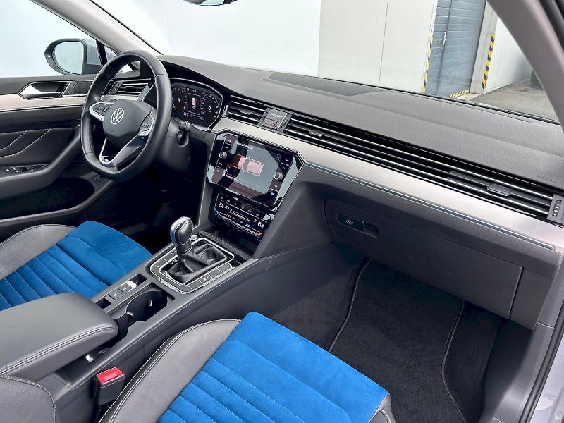 Volkswagen Passat (2022) 2.0 TSI 140kW DSG Elegance - fotka 30 z 35