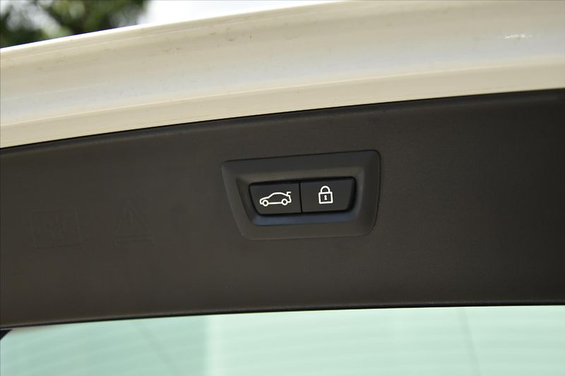 BMW Řada 5 525d xDrive 160kW ČR - fotka 13 z 30