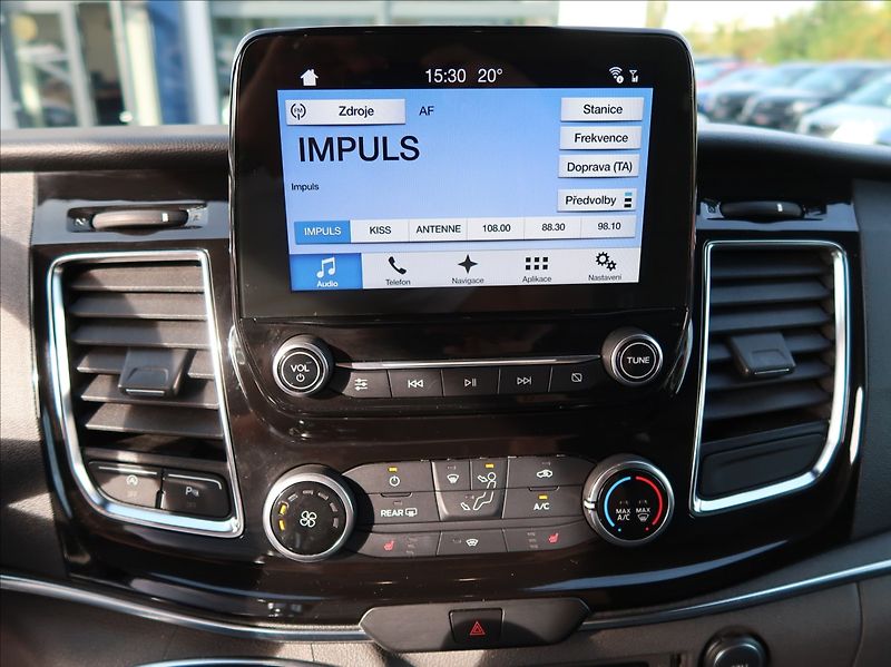 Ford Tourneo Custom 2,0 EcoBlue,96kW,9míst,navi - fotka 14 z 28