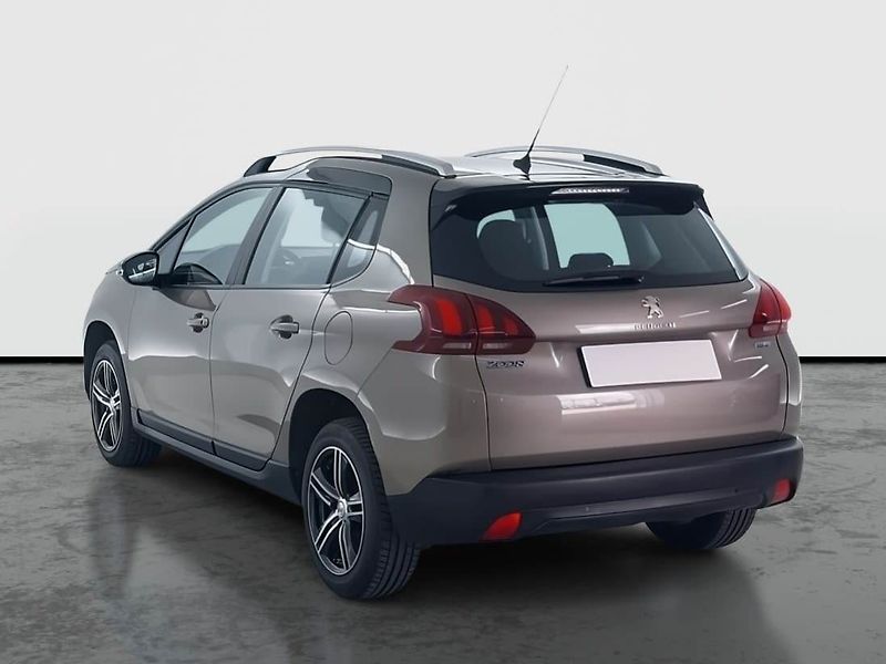Peugeot 2008 (2017) 1.2 PureTech, ČR,1.maj - fotka 4 z 17