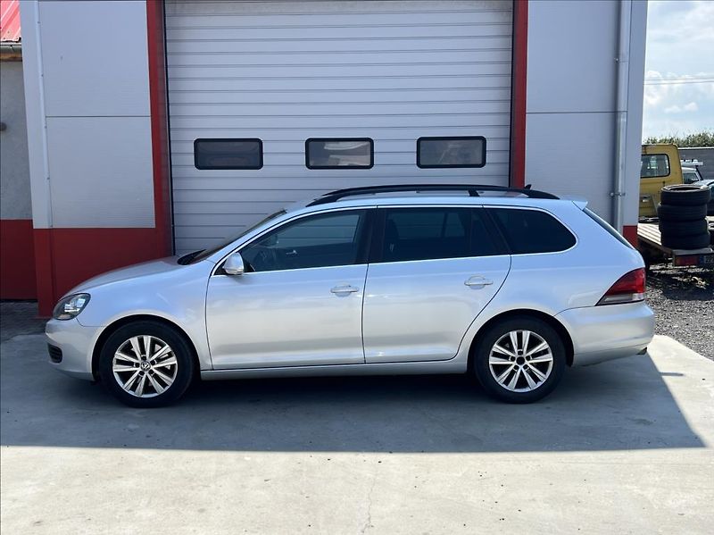 Volkswagen Golf Variant 2,0 TDi Comfortline - fotka 2 z 26